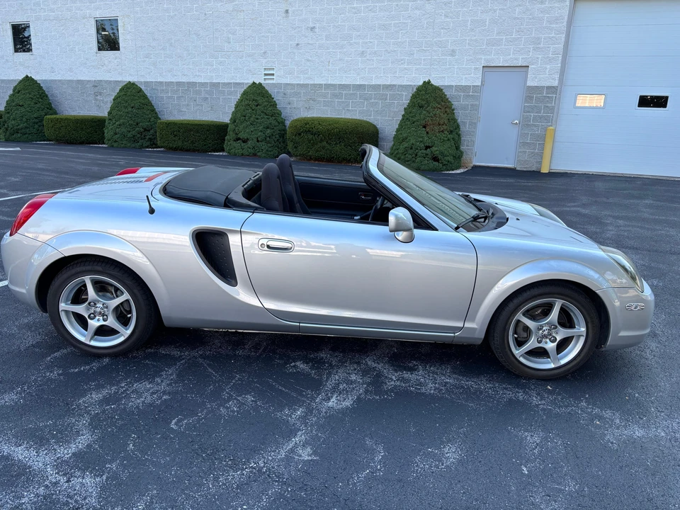 2001 Toyota MR2 Spyder/MR-S - Image 8 of 31