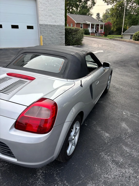 2001 Toyota MR2 Spyder/MR-S - Image 26 of 31