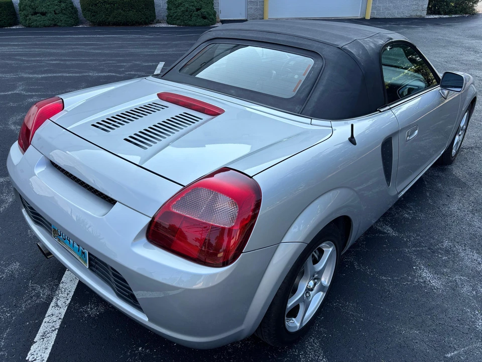 2001 Toyota MR2 Spyder/MR-S - Image 15 of 31