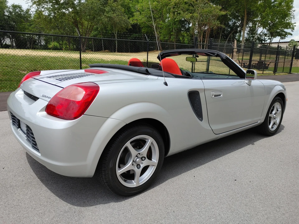 2001 Toyota MR2 Spyder/MR-S - Image 12 of 31