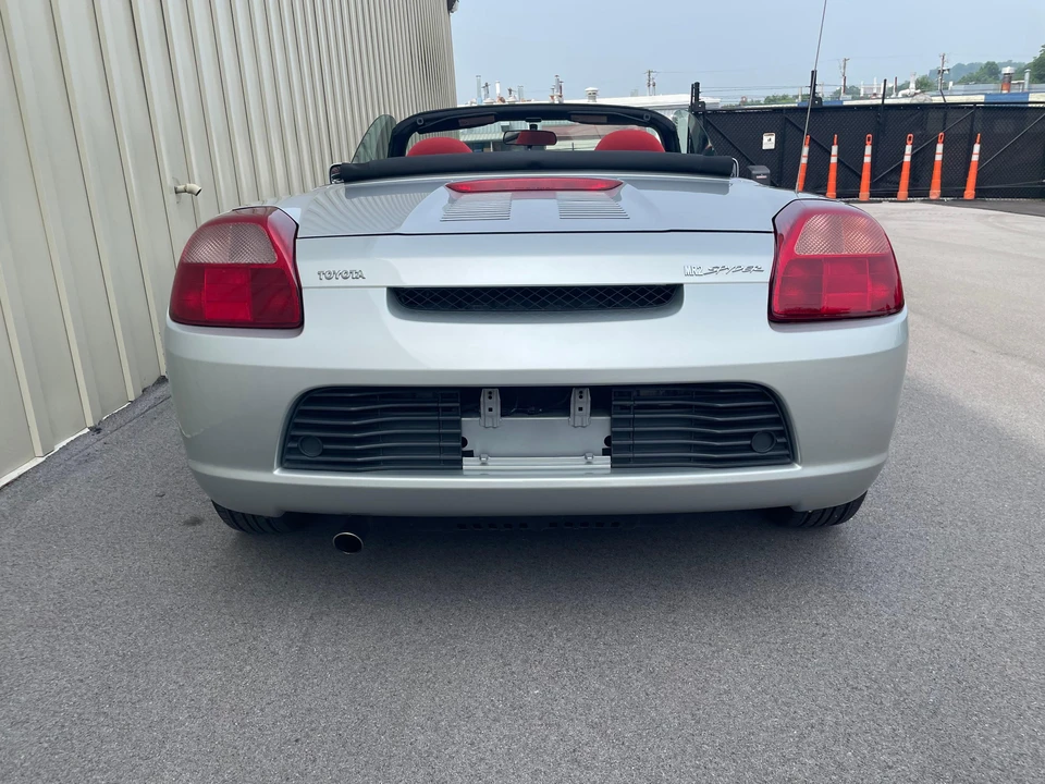 2001 Toyota MR2 Spyder/MR-S - Image 10 of 31