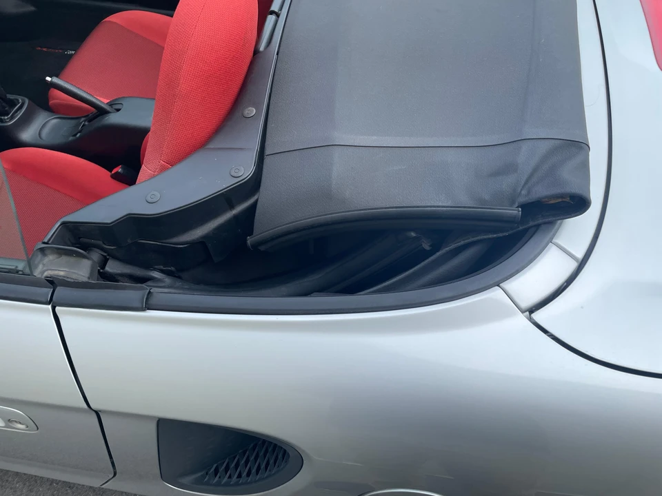 2001 Toyota MR2 Spyder/MR-S - Image 26 of 31