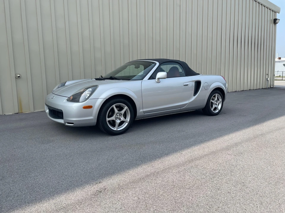 2001 Toyota MR2 Spyder/MR-S - Image 18 of 31