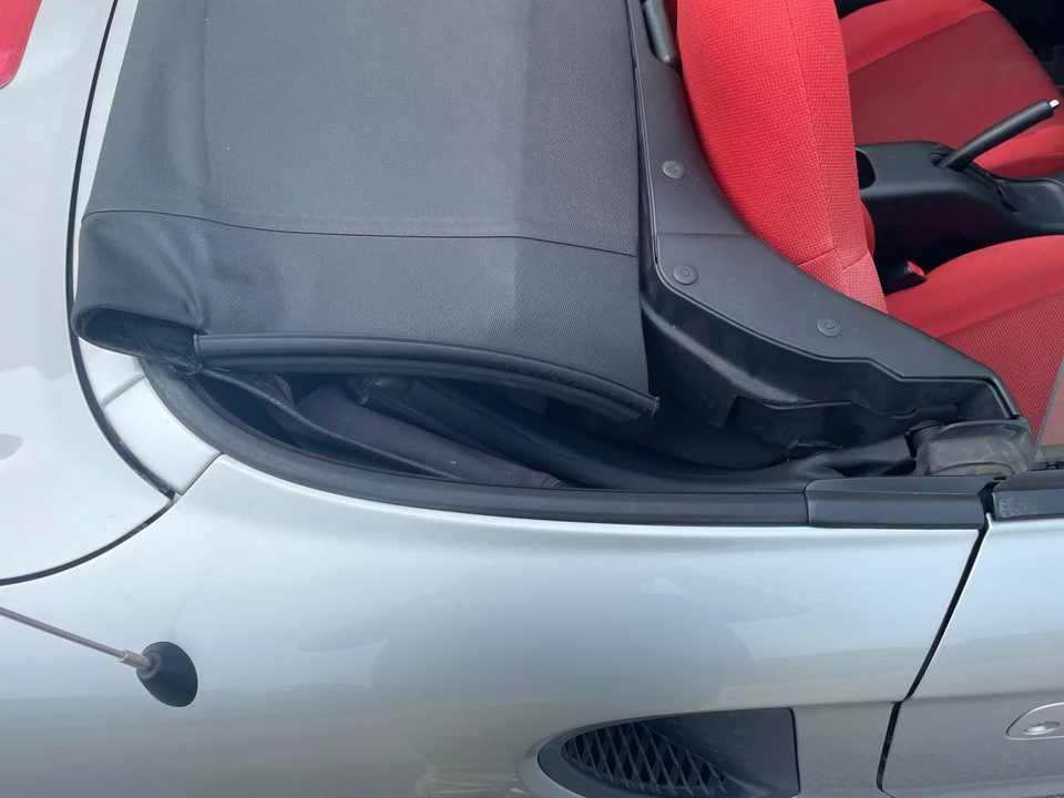 2001 Toyota MR2 Spyder/MR-S - Image 30 of 31