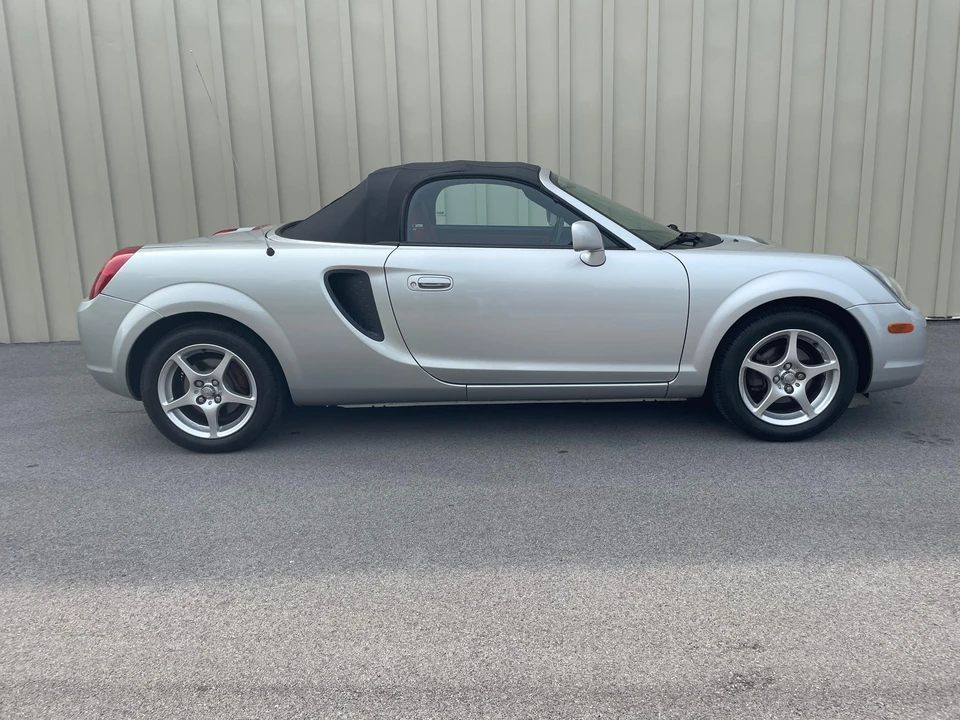 2001 Toyota MR2 Spyder/MR-S - Image 23 of 31