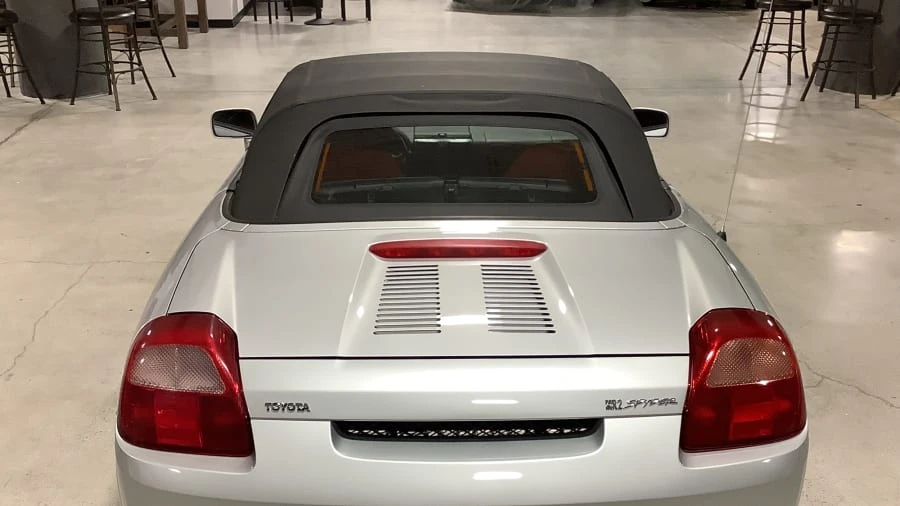 2001 Toyota MR2 Spyder/MR-S - Image 2 of 12