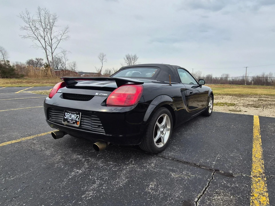 2001 Toyota MR2 Spyder/MR-S - Image 11 of 31