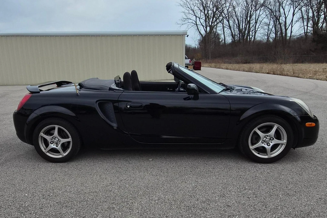 2001 Toyota MR2 Spyder/MR-S - Image 3 of 31
