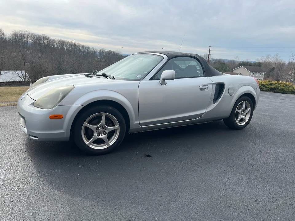 2001 Toyota MR2 Spyder/MR-S - Image 10 of 14