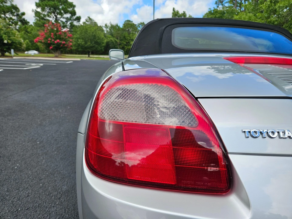 2001 Toyota MR2 Spyder/MR-S - Image 19 of 31