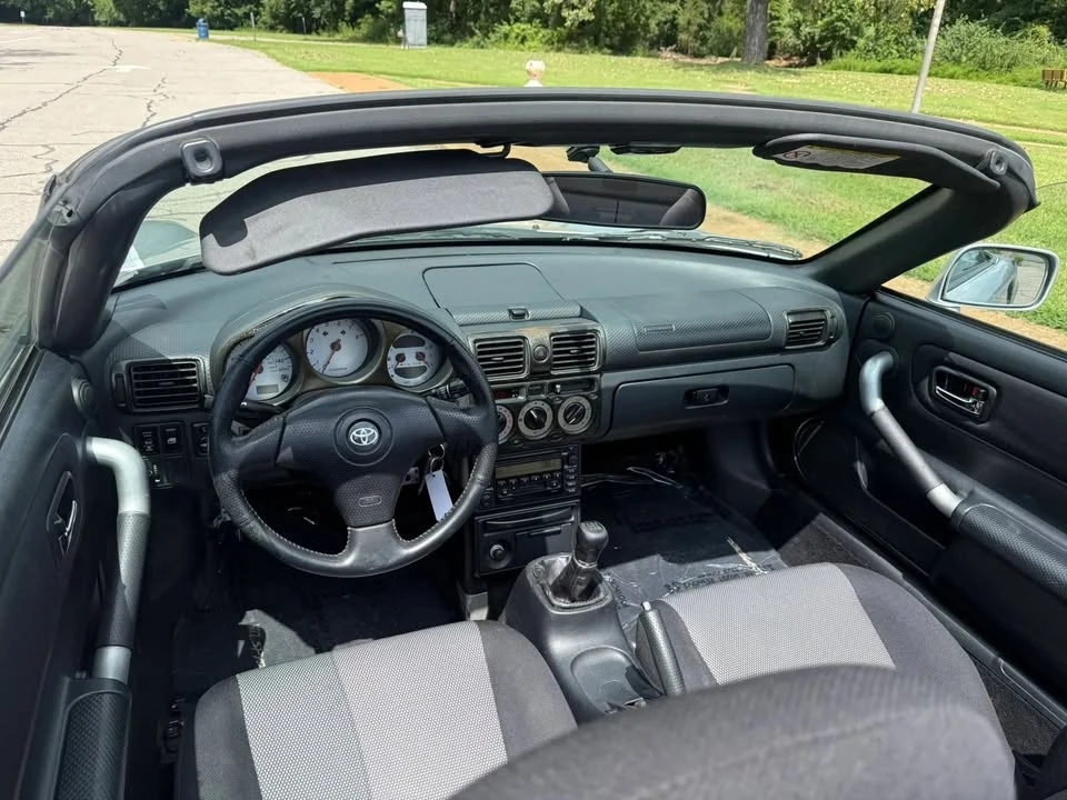 2001 Toyota MR2 Spyder/MR-S - Image 10 of 14