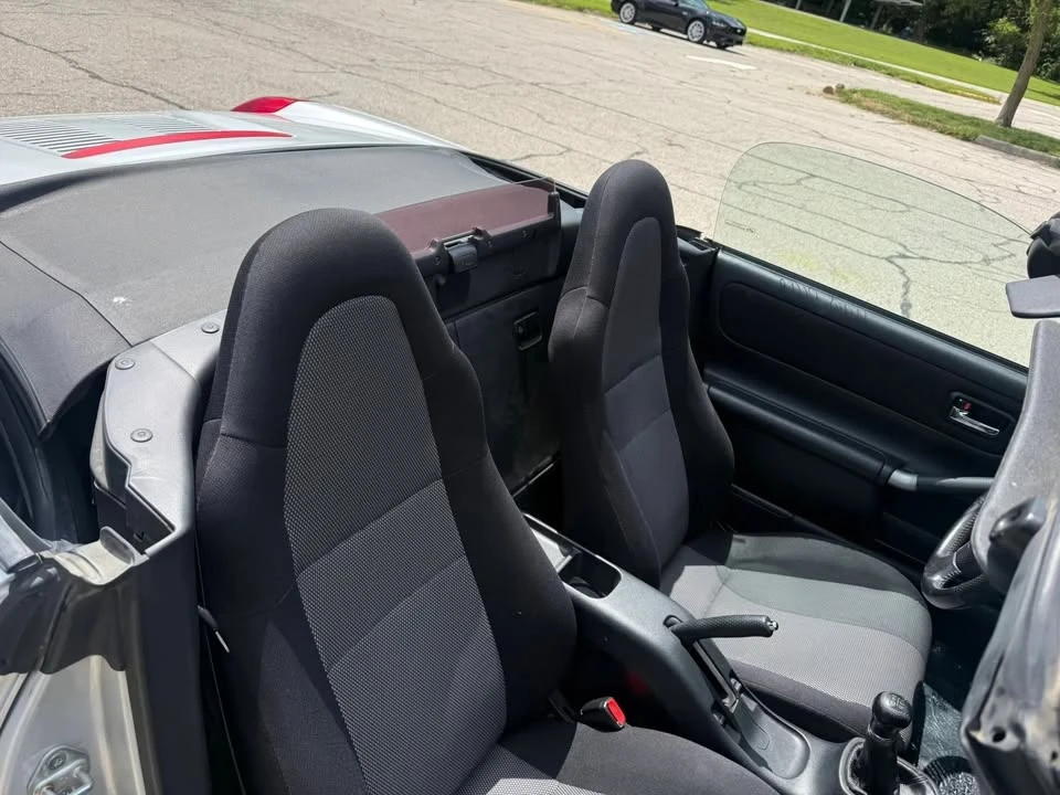 2001 Toyota MR2 Spyder/MR-S - Image 13 of 14