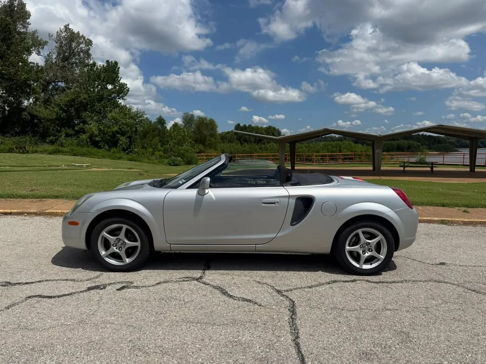 2001 Toyota MR2 Spyder/MR-S - Image 9 of 14