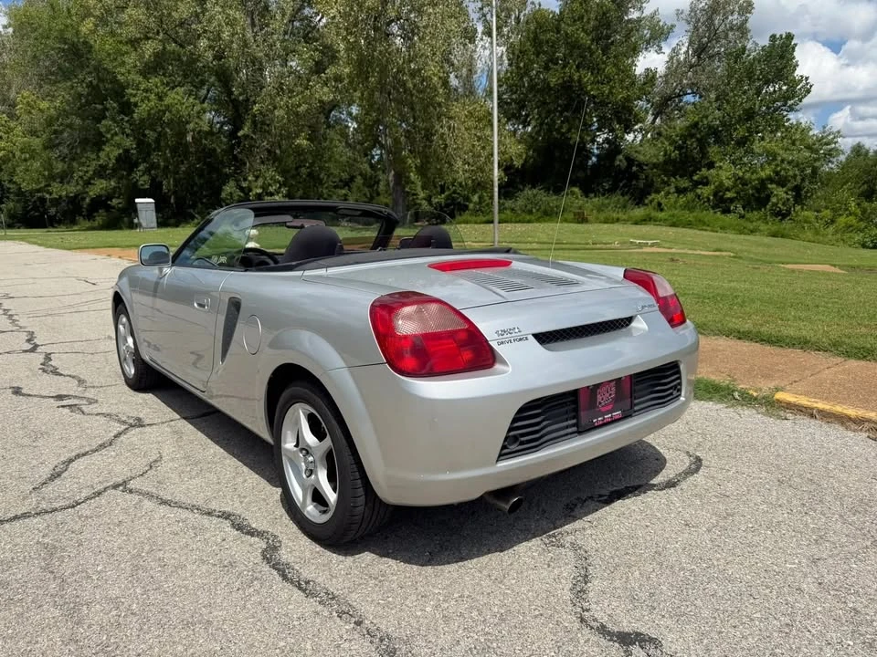 2001 Toyota MR2 Spyder/MR-S - Image 8 of 14