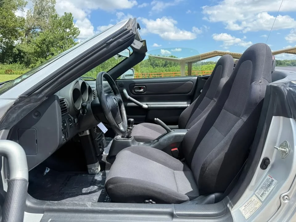 2001 Toyota MR2 Spyder/MR-S - Image 11 of 14