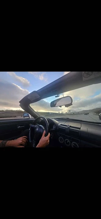 2001 Toyota MR2 Spyder/MR-S - Image 3 of 10