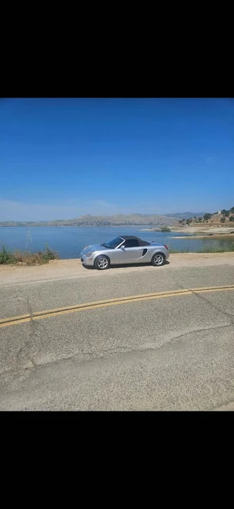 2001 Toyota MR2 Spyder/MR-S - Image 2 of 10