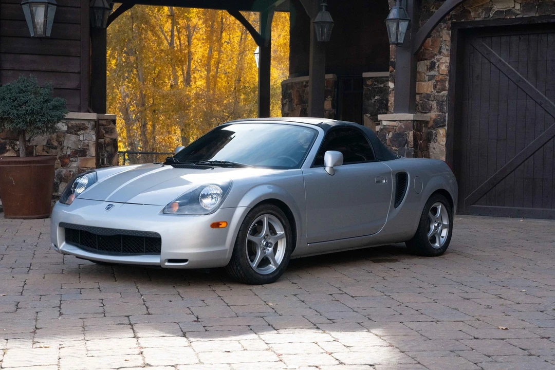 2001 Toyota MR2 Spyder/MR-S - Image 2 of 21