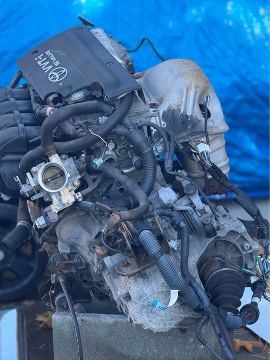 2001 Parts & Memorabilia Engines - Image 2 of 4