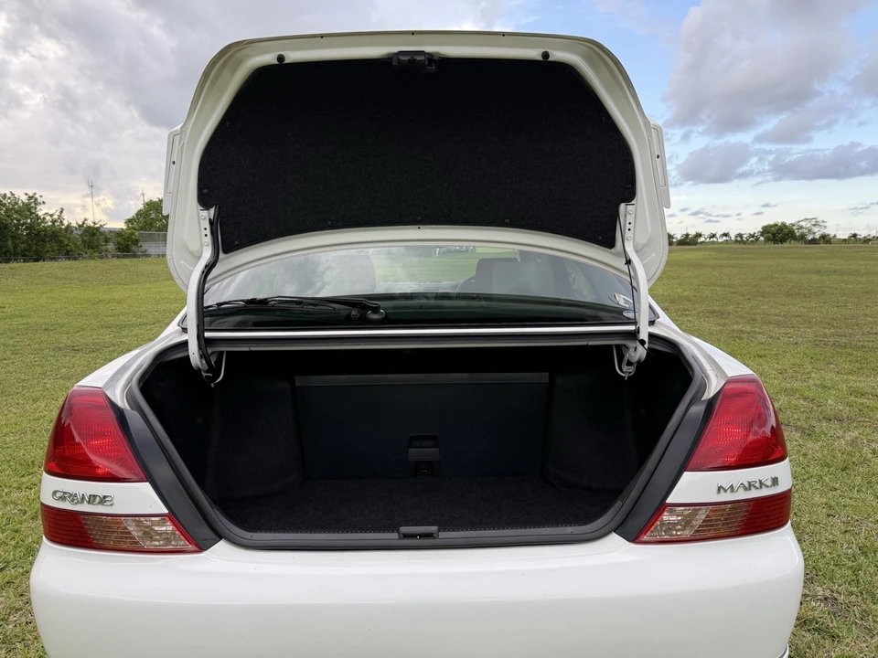 2001 Toyota Mark II 9th Gen - Image 12 of 31