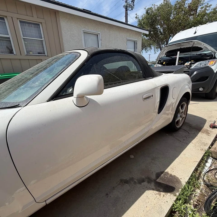 2001 Toyota MR2 Spyder/MR-S - Image 4 of 9
