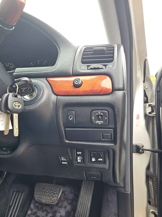 2001 Toyota Progres - Image 17 of 20