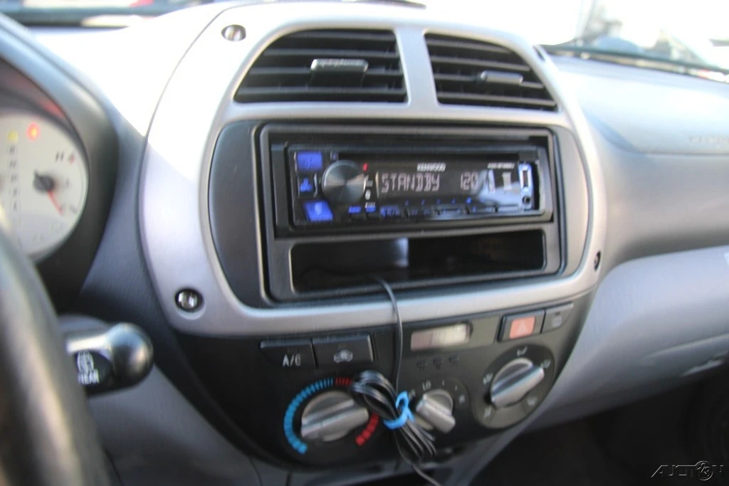 2001 Toyota RAV4 2nd Gen - Image 16 of 21