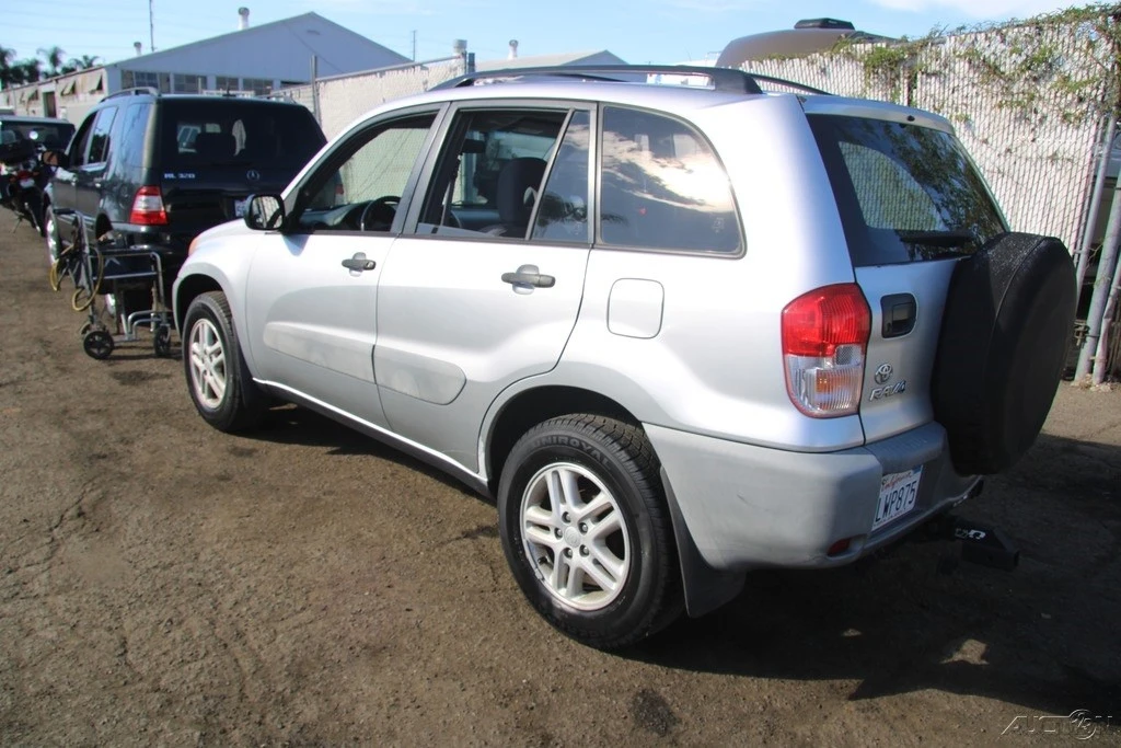 2001 Toyota RAV4 2nd Gen - Image 4 of 21