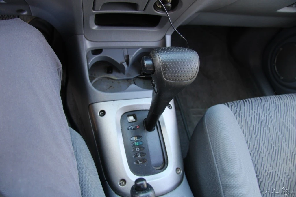 2001 Toyota RAV4 2nd Gen - Image 17 of 21