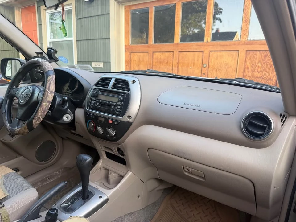 2001 Toyota RAV4 2nd Gen - Image 3 of 6