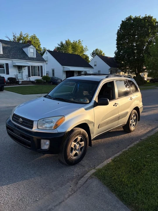 2001 Toyota RAV4 2nd Gen - Image 4 of 13