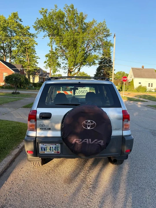 2001 Toyota RAV4 2nd Gen - Image 7 of 13