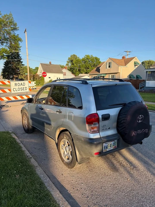 2001 Toyota RAV4 2nd Gen - Image 6 of 13