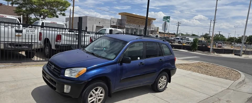 2001 Toyota RAV4 2nd Gen - Image 2 of 9
