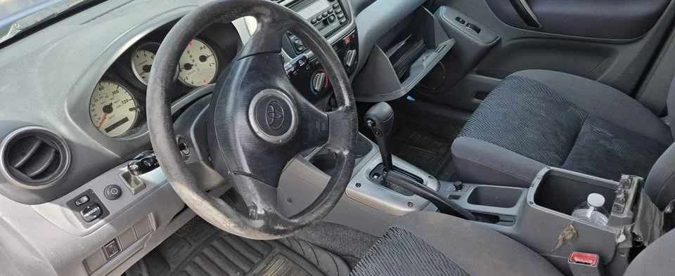 2001 Toyota RAV4 2nd Gen - Image 7 of 9