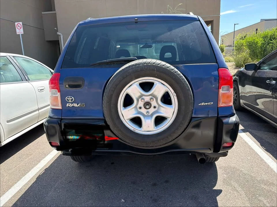 2001 Toyota RAV4 2nd Gen - Image 9 of 9