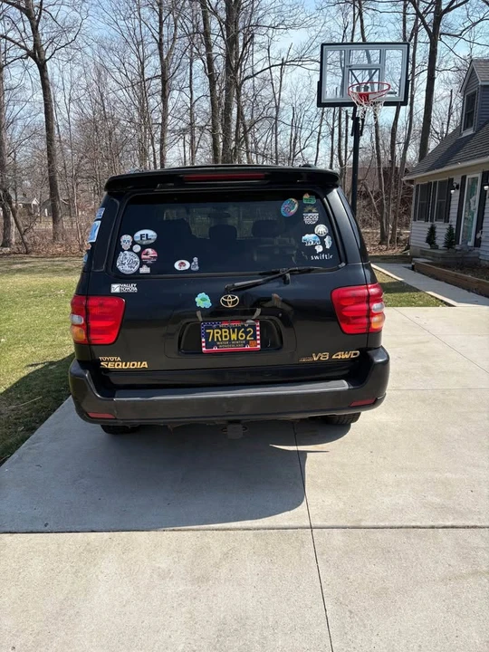 2001 Toyota Sequoia 1st Gen - Image 3 of 6