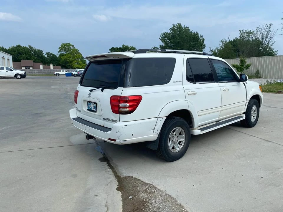 2001 Toyota Sequoia 1st Gen - Image 6 of 9