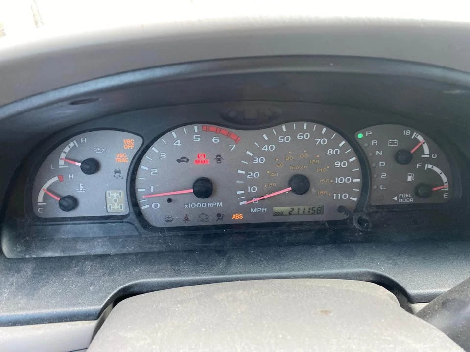 2001 Toyota Sequoia 1st Gen - Image 2 of 9