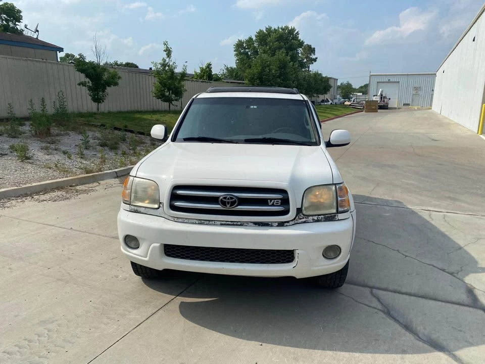 2001 Toyota Sequoia 1st Gen - Image 8 of 9