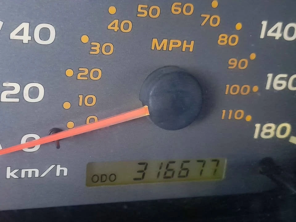 2001 Toyota Sequoia 1st Gen - Image 11 of 11