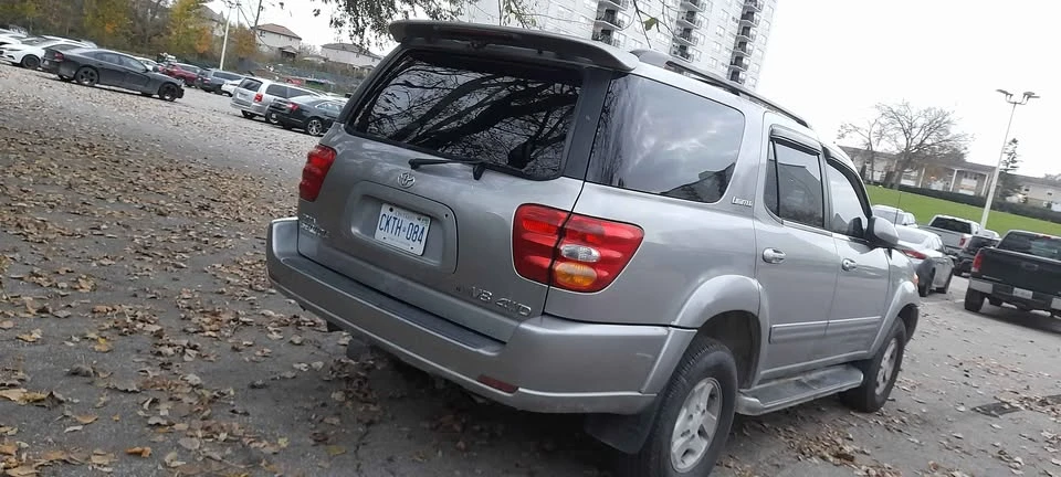 2001 Toyota Sequoia 1st Gen - Image 8 of 11