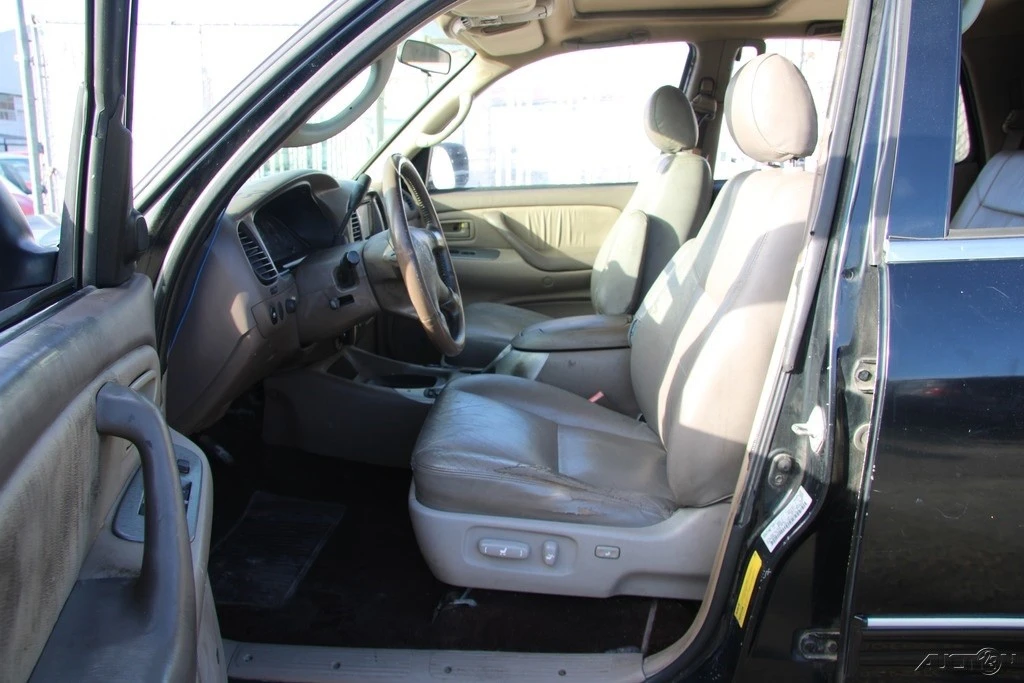 2001 Toyota Sequoia 1st Gen - Image 13 of 21