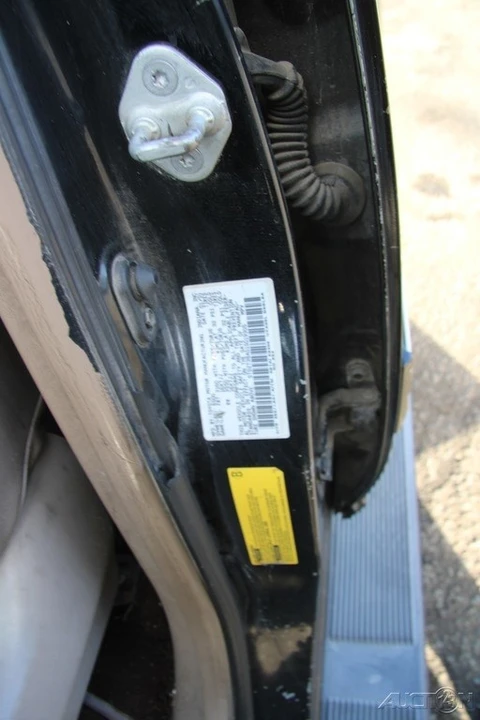 2001 Toyota Sequoia 1st Gen - Image 10 of 21
