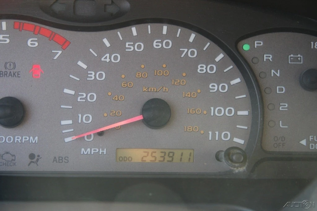 2001 Toyota Sequoia 1st Gen - Image 16 of 21