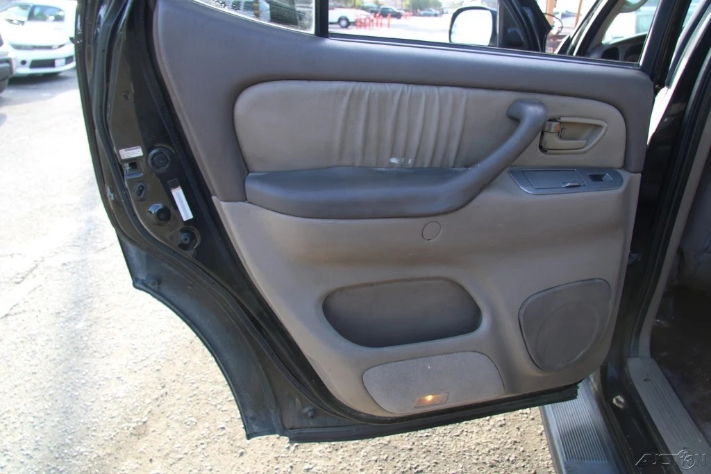 2001 Toyota Sequoia 1st Gen - Image 18 of 21