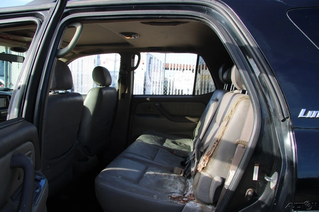 2001 Toyota Sequoia 1st Gen - Image 19 of 21