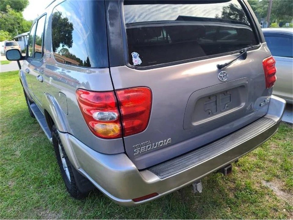 2001 Toyota Sequoia 1st Gen - Image 7 of 8