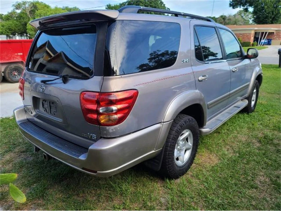 2001 Toyota Sequoia 1st Gen - Image 5 of 8