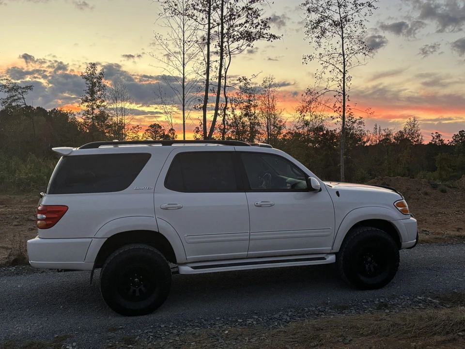2001 Toyota Sequoia 1st Gen - Image 10 of 31